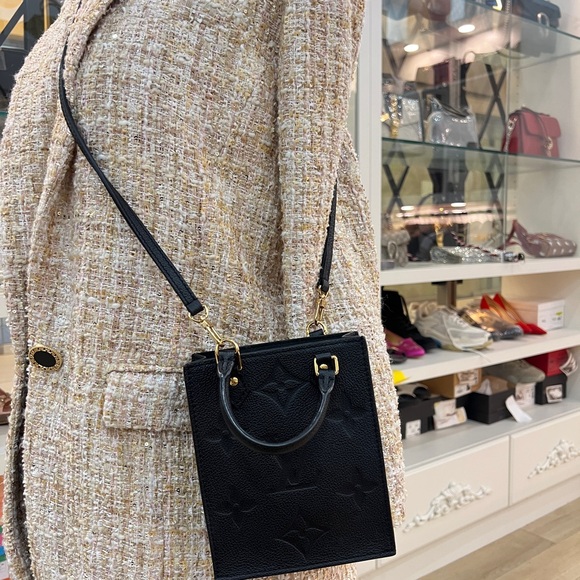 Louis Vuitton Black Monogram mini Tote Bag - Picture 16 of 16